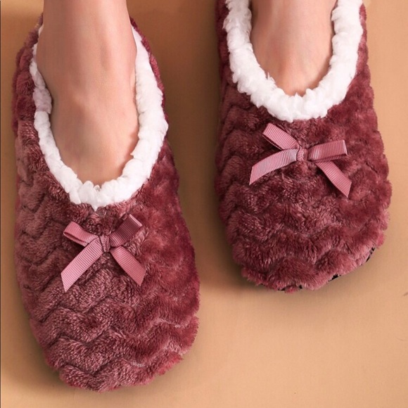 Warm Fuzzy Chevron Slippers - Picture 4 of 5